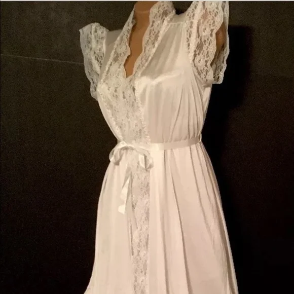 🎉🎊🎉HOST PIC🎊🎉🎊VTG Miss Elaine Peignoir Set Small White Nylon lace long gown Robe - Picture 12 of 16
